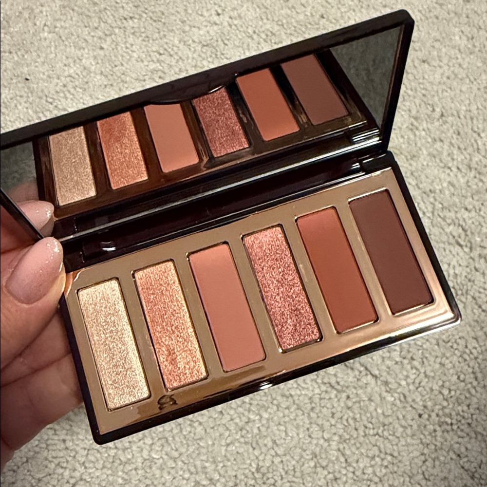 Charlotte Tilbury Easy Eye Palette for the Charlotte Darling Look